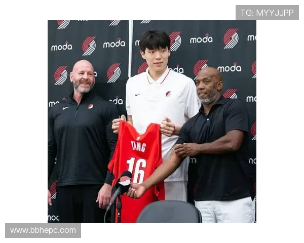 西德里曝杨瀚森加盟改变格局罗威淡出开拓者长期蓝图建队方向调整 西德里曝杨瀚森加盟改变格局罗威淡出开拓者长期蓝图建队方向调整