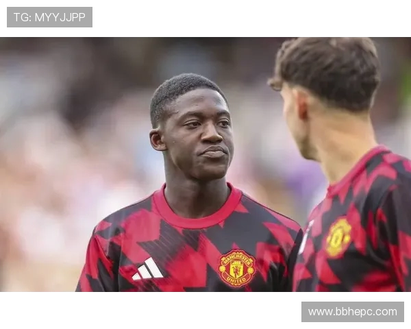 梅努点赞阿莫林赔偿金梗图引热议 球员社媒风波发酵英超更衣室舆论升温